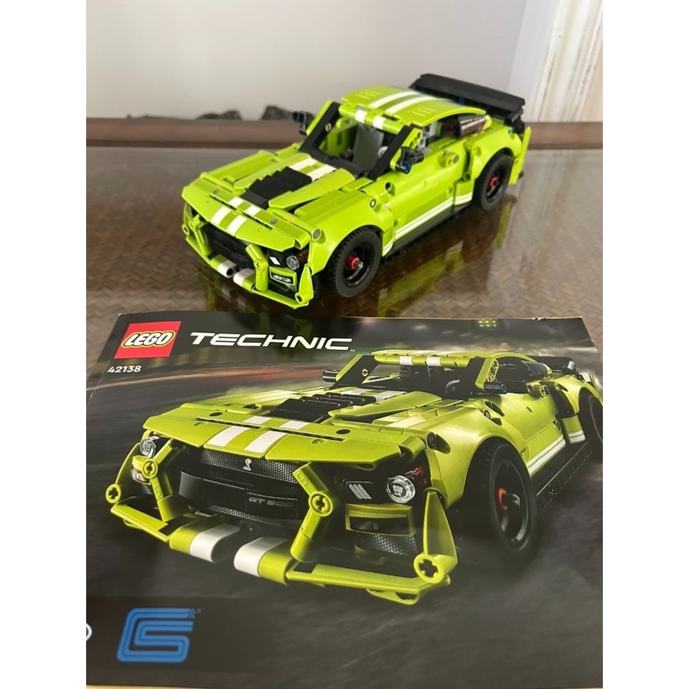 LEGO Technic Ford Mustang Shelby GT500 (Set 42138) and Manual